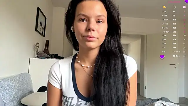 MaydaCornwall online show from 11.08.25