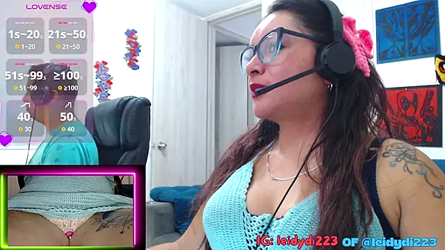 Snapshot of leidydi223 chatting on 09.23.25 leidydi223 online show from 09.23.25