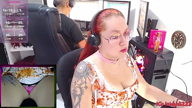 Snapshot of leidydi223 chatting on 10.15.25 leidydi223 online show from 10.15.25