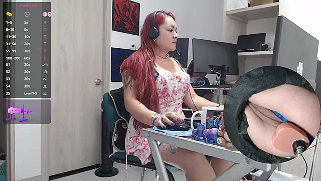 Snapshot of leidydi223 chatting on 11.15.25 leidydi223 online show from 11.15.25