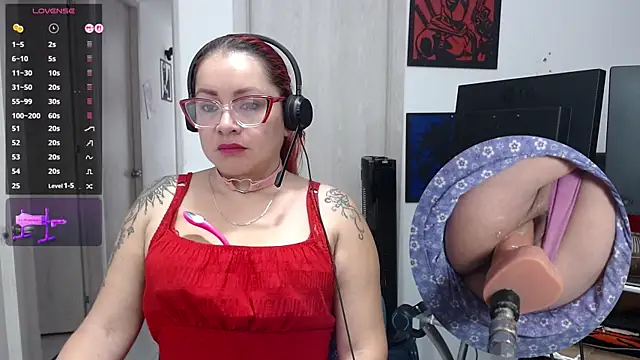 Snapshot of leidydi223 chatting on 12.04.25 leidydi223 online show from 12.04.25