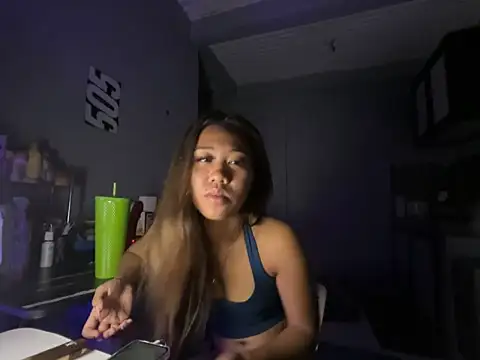 Snapshot of PinayLina18 chatting on 05.08.26 PinayLina18 online show from 05.08.26