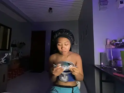Snapshot of PinayLina18 chatting on 05.28.26 PinayLina18 online show from 05.28.26