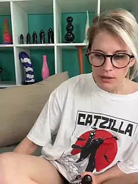 Snapshot of TheRealJessyLey chatting on 05.16.26 TheRealJessyLey online show from 05.16.26