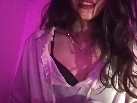 Snapshot of _Maya_zaidi_ chatting on 04.15.26 Maya zaidi online show from 04.15.26