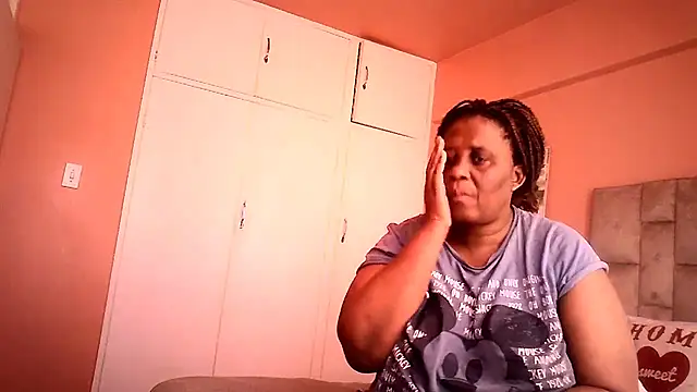 Snapshot of HUGEASSXXXXX chatting on 07.04.26 HUGEASSXXXXX online show from 07.04.26