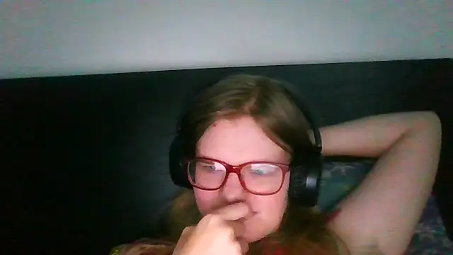 Moonolighta online show from 09.30.25