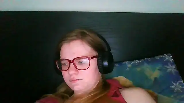 Moonolighta online show from 10.14.25