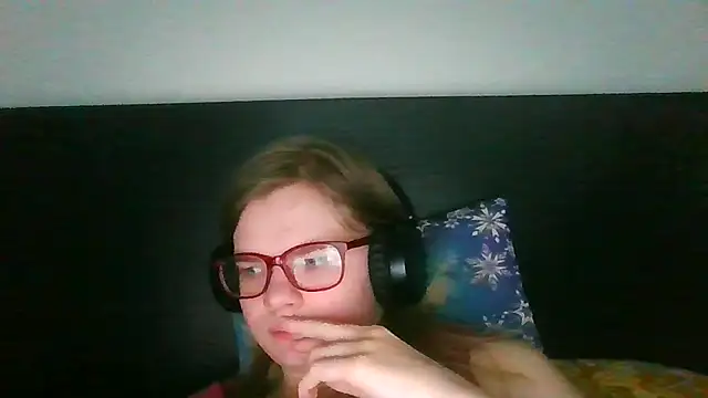 Moonolighta online show from 10.26.25