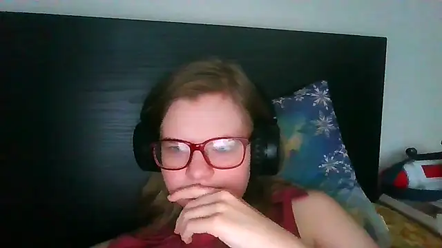 Moonolighta online show from 11.04.25