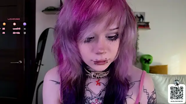 Snapshot of Lollyshy chatting on 09.11.25 Lollyshy online show from 09.11.25