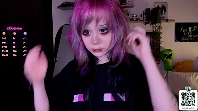 Snapshot of Lollyshy chatting on 09.18.25 Lollyshy online show from 09.18.25