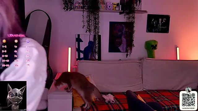 Snapshot of Lollyshy chatting on 10.30.25 Lollyshy online show from 10.30.25