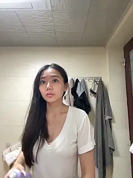 Snapshot of jiajia_L chatting on 09.28.25 jiajia L online show from 09.28.25