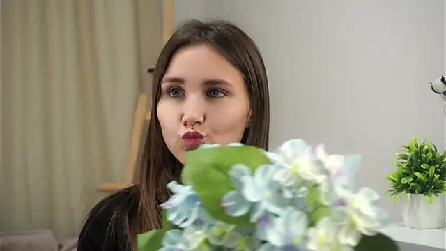 EthalFlowers online show from 10.12.25