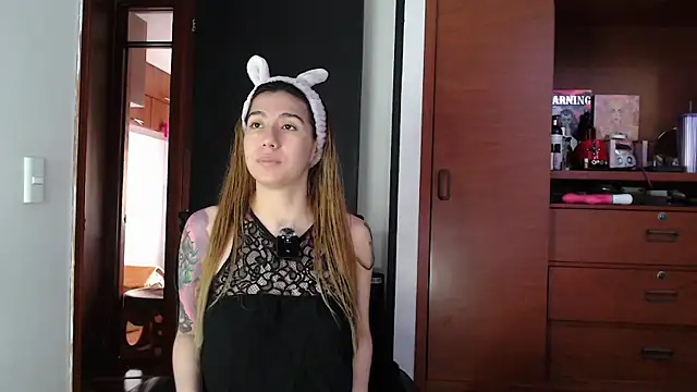 karlamoon23 online show from 09.24.25