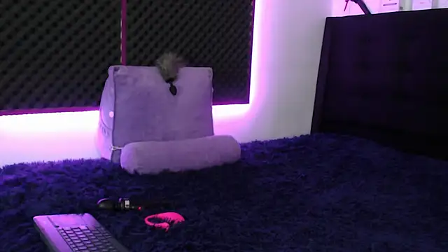 karlamoon23 online show from 11.29.25