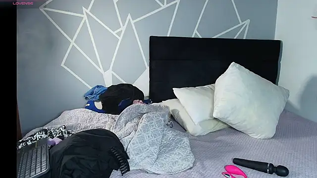 karlamoon23 online show from 03.25.26