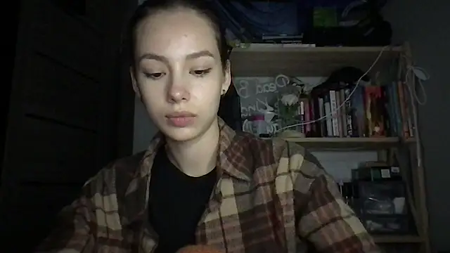 Yuna5343 online show from 10.21.25