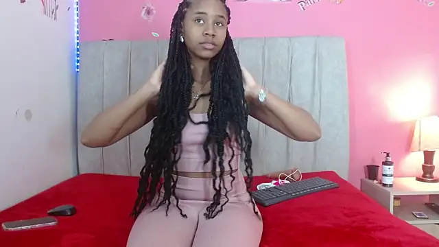 Snapshot of madihlove303av chatting on 11.05.25 madihlove303av online show from 11.05.25