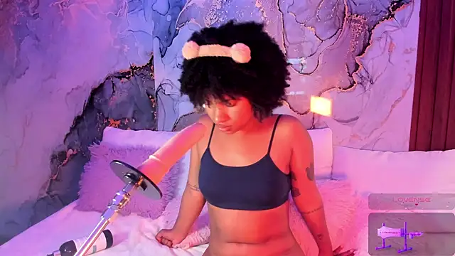 Lolalewis777 online show from 10.14.25