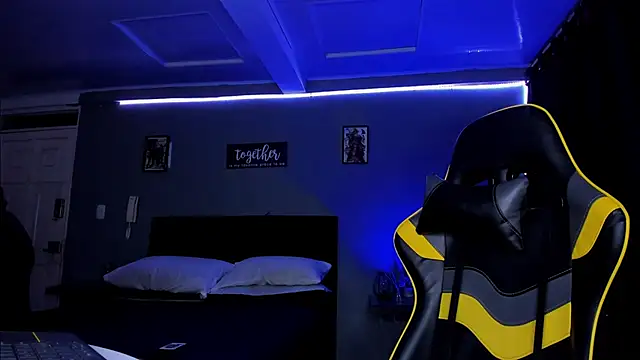 alexgiraldo   online show from 10.13.25