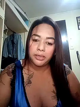 Snapshot of EmmaKantutera chatting on 10.22.25 EmmaKantutera online show from 10.22.25