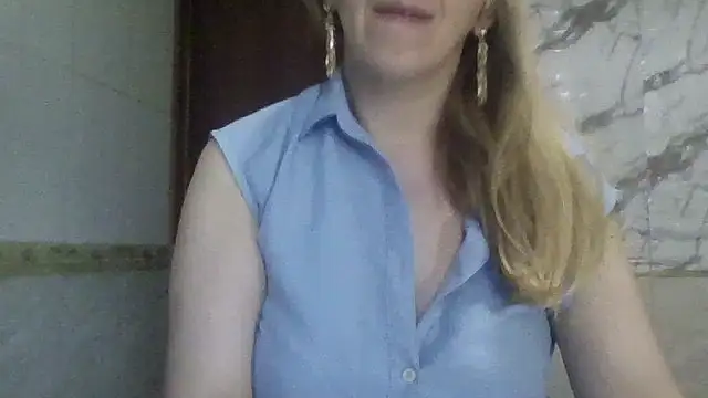 Snapshot of MiyaHottie chatting on 06.04.26 MiyaHottie online show from 06.04.26