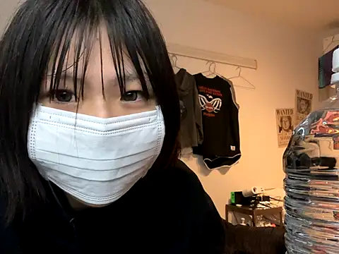 Snapshot of kabikabi_makaron chatting on 12.17.25 kabikabi makaron online show from 12.17.25