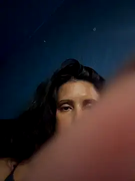 Snapshot of Angelaarayexx chatting on 10.18.25 Angelaarayexx online show from 10.18.25