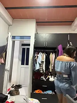 emilysofiia online show from 10.31.25