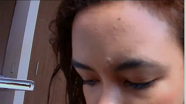 Snapshot of karol_dl chatting on 10.16.25 karol dl online show from 10.16.25