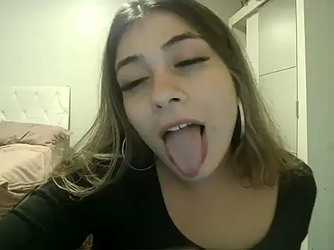 Snapshot of Becca_B chatting on 04.26.26 Becca B online show from 04.26.26