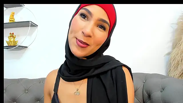 Snapshot of nefer_ahsgarr chatting on 11.20.25 nefer ahsgarr online show from 11.20.25