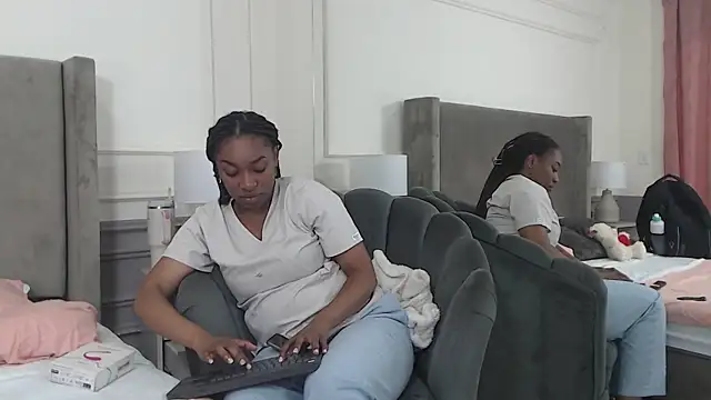 NatashaSilver online show from 10.09.25