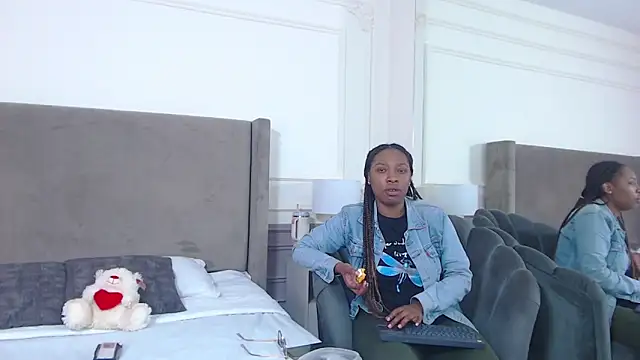 NatashaSilver online show from 10.21.25