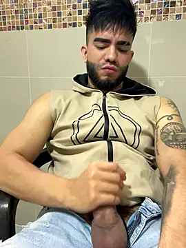 Snapshot of King_Draven3 chatting on 11.25.25 King Draven3 online show from 11.25.25