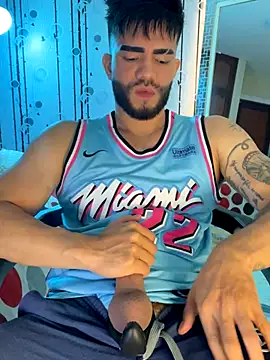 Snapshot of King_Draven3 chatting on 11.30.25 King Draven3 online show from 11.30.25