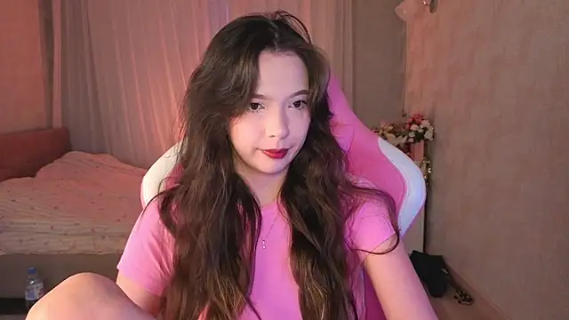 Snapshot of yuna_sunshy chatting on 04.06.26 yuna sunshy online show from 04.06.26