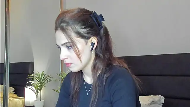 Forever Smiler online show from 09.28.25