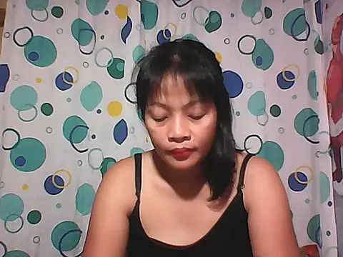 HottyElle online show from 12.16.25