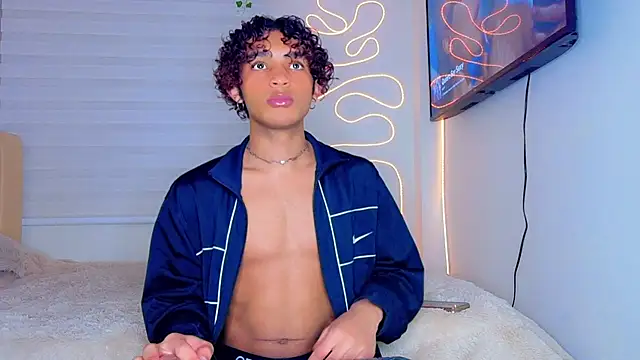 Aaron Wiinter online show from 10.27.25