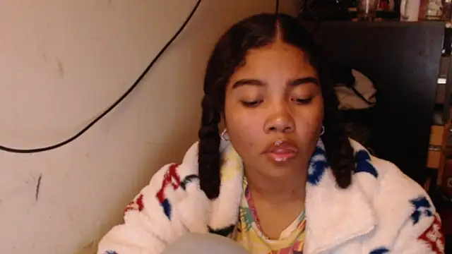 Snapshot of madelene chatting on 03.22.26 madelene online show from 03.22.26