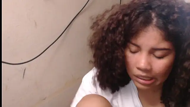 Snapshot of madelene chatting on 04.02.26 madelene online show from 04.02.26