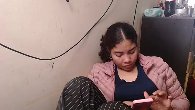 Snapshot of madelene chatting on 04.03.26 madelene online show from 04.03.26