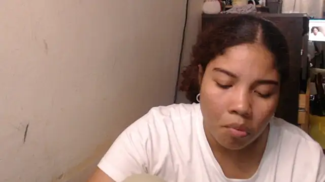 Snapshot of madelene chatting on 04.09.26 madelene online show from 04.09.26