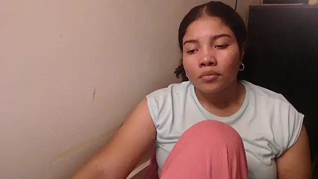 Snapshot of madelene chatting on 04.25.26 madelene online show from 04.25.26