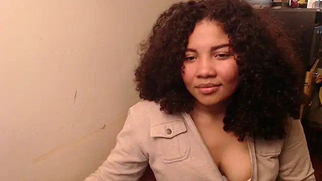 Snapshot of madelene chatting on 05.03.26 madelene online show from 05.03.26