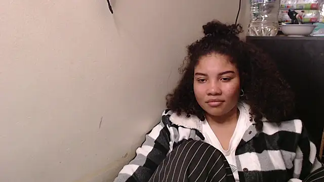 Snapshot of madelene chatting on 05.18.26 madelene online show from 05.18.26