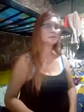 Snapshot of SexyHottMom chatting on 04.16.26 SexyHottMom online show from 04.16.26